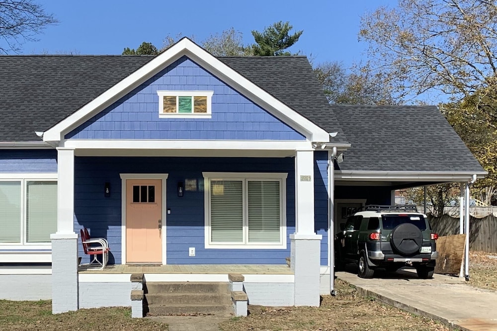 Bell Buckle Bungalow - Beautiful, brand new, fully renovated 3 bedroom, 2 bath
