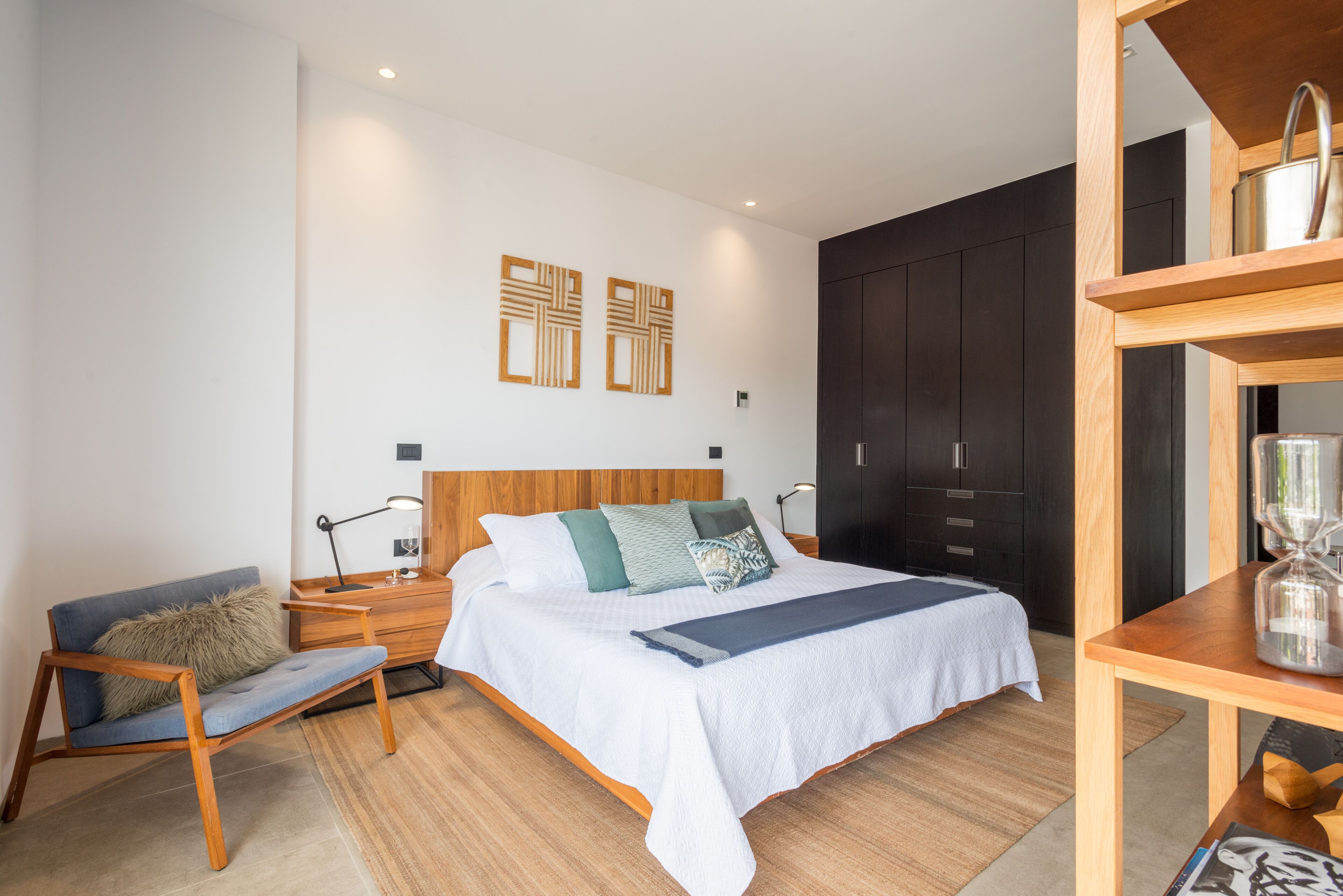 SailView Romantic Zone 1 Bed, 1 bath, Rooftop Pool