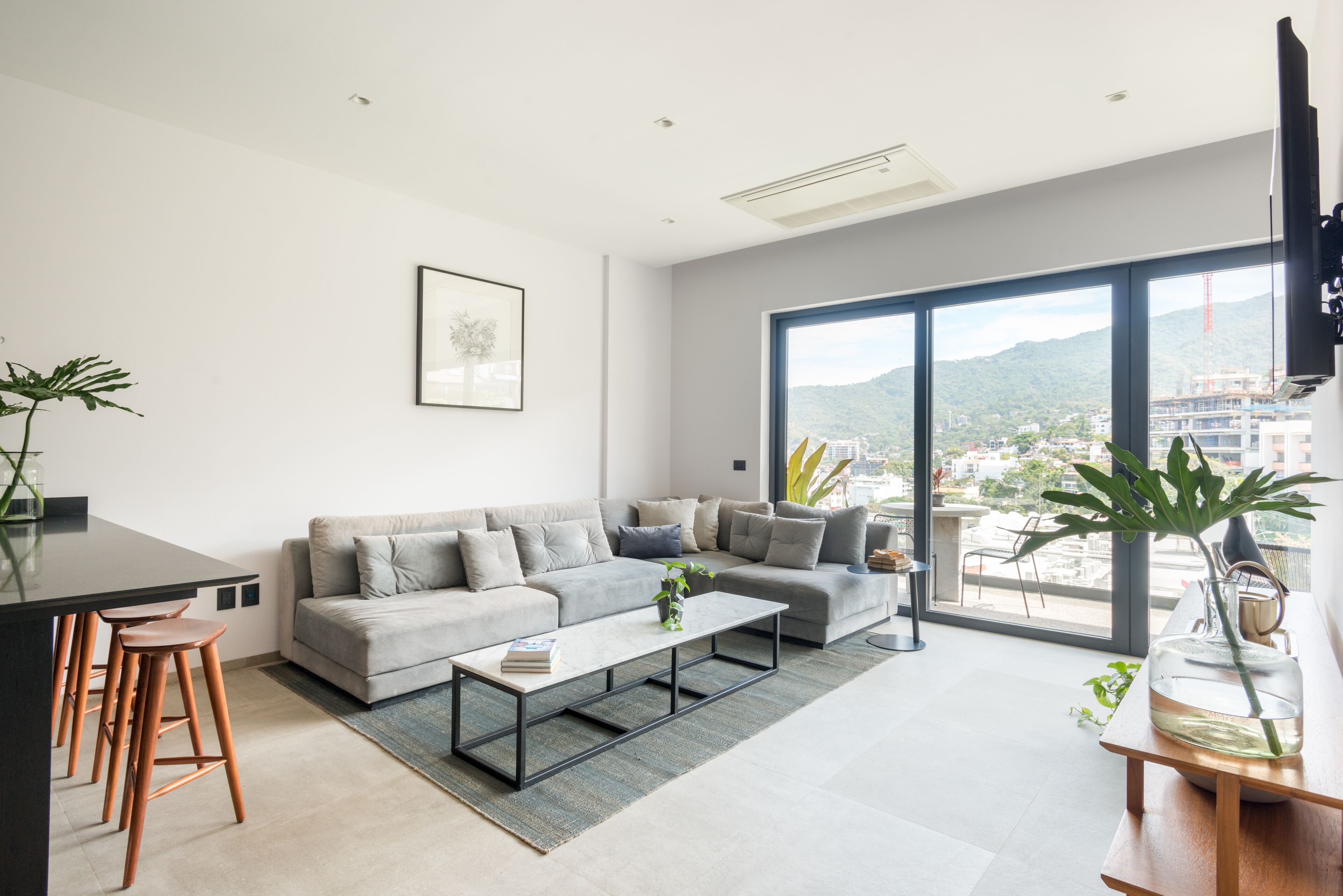 SailView Romantic Zone 1 Bed, 1 bath, Rooftop Pool