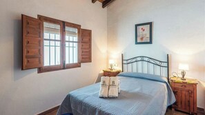 4 quartos, ferros/tábuas de passar roupa, berço de viagem, Wi-Fi