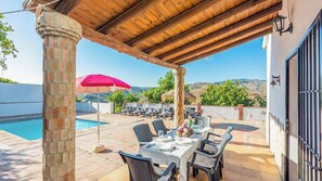 Outdoor dining - Casa El Cerro El Borge by Ruralidays (Málaga)