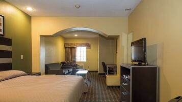 Standard Single Room, 1 King Bed | Iron/ironing board, free WiFi, bed sheets