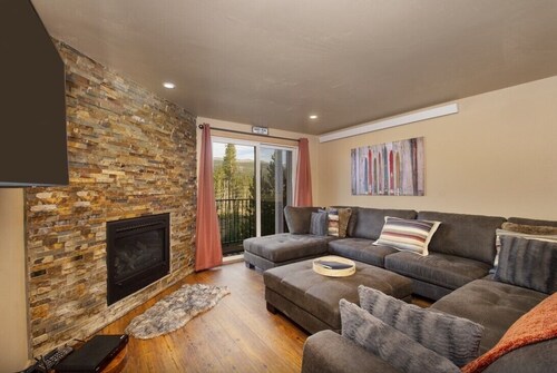 This beautiful and modern condo is the ideal getaway in Winter Park.