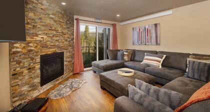 This beautiful and modern condo is the ideal getaway in Winter Park.