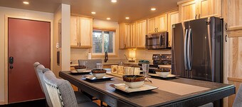 This beautiful and modern condo is the ideal getaway in Winter Park.