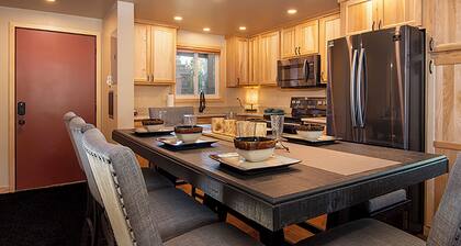 This beautiful and modern condo is the ideal getaway in Winter Park.