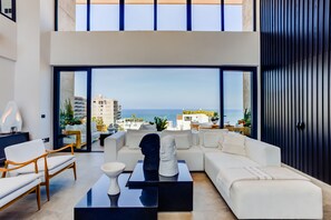 Téléviseur connecté, bureau