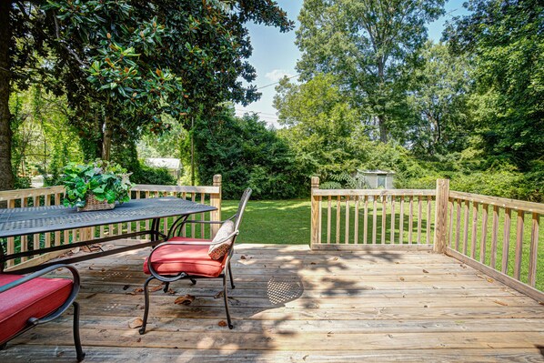 تناول الطعام بالخارج