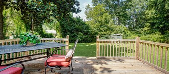 ★Serene & Spacious | 5mi to Uptown | Huge Backyard