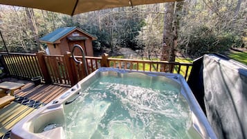 Bain à remous extérieur