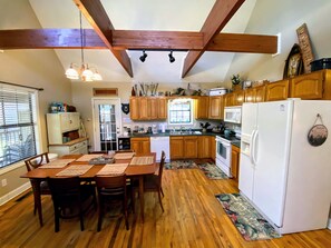 Fridge, microwave, oven, stovetop - Relax and Unwind at the Creekside Cottage! Near wineries & dog friendly. (Sautee Nacoochee)