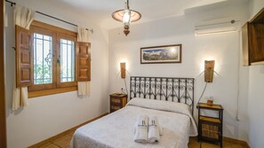 2 bedrooms, iron/ironing board, travel cot, WiFi - Cortijo los Chinos Órgiva by Ruralidays (Granada)