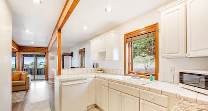 Dog-friendly beach house with private hot tub, indoor pool, WiFi & ocean views