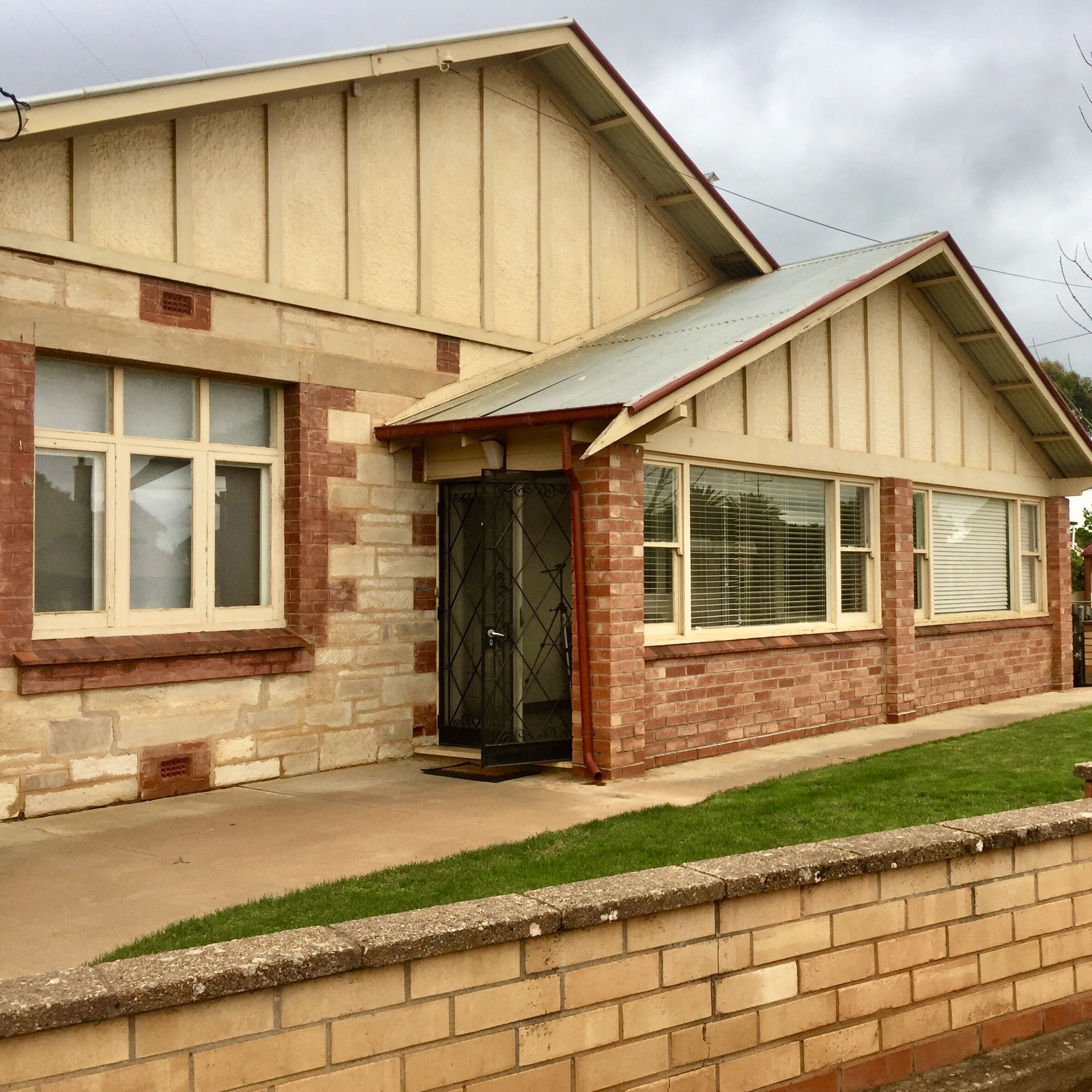 Jamestown Home away from Home - CATHERINE'S HOUSE