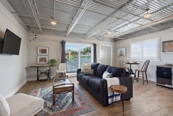 Smart TV - Ocean Jewels 1 - Overlooks Margaritaville (Fort Myers Beach)