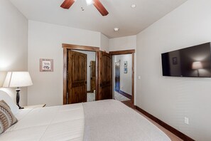 2 Schlafzimmer, Bügeleisen/Bügelbrett, Internetzugang, Bettwäsche