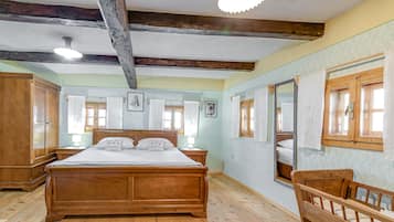 3 bedrooms, free WiFi, bed sheets