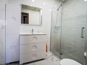 Hair dryer, towels
