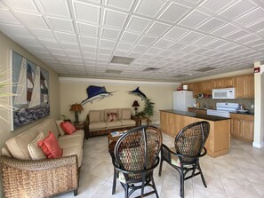 TV - Islamorada Condo with ocean access, monthly rentals only (Islamorada)