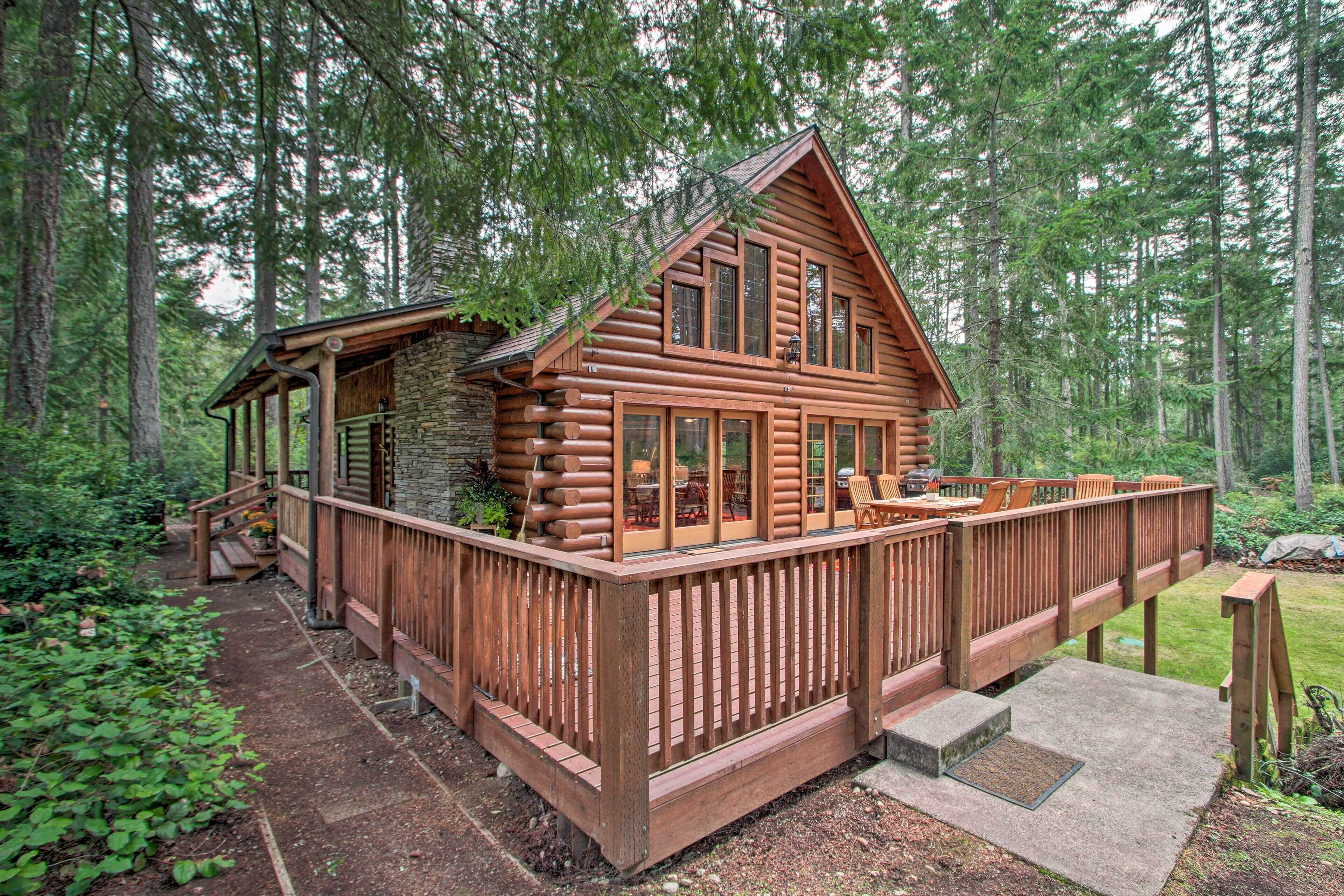 Anderson Island Cabin on Half Acre with Fire Pit!