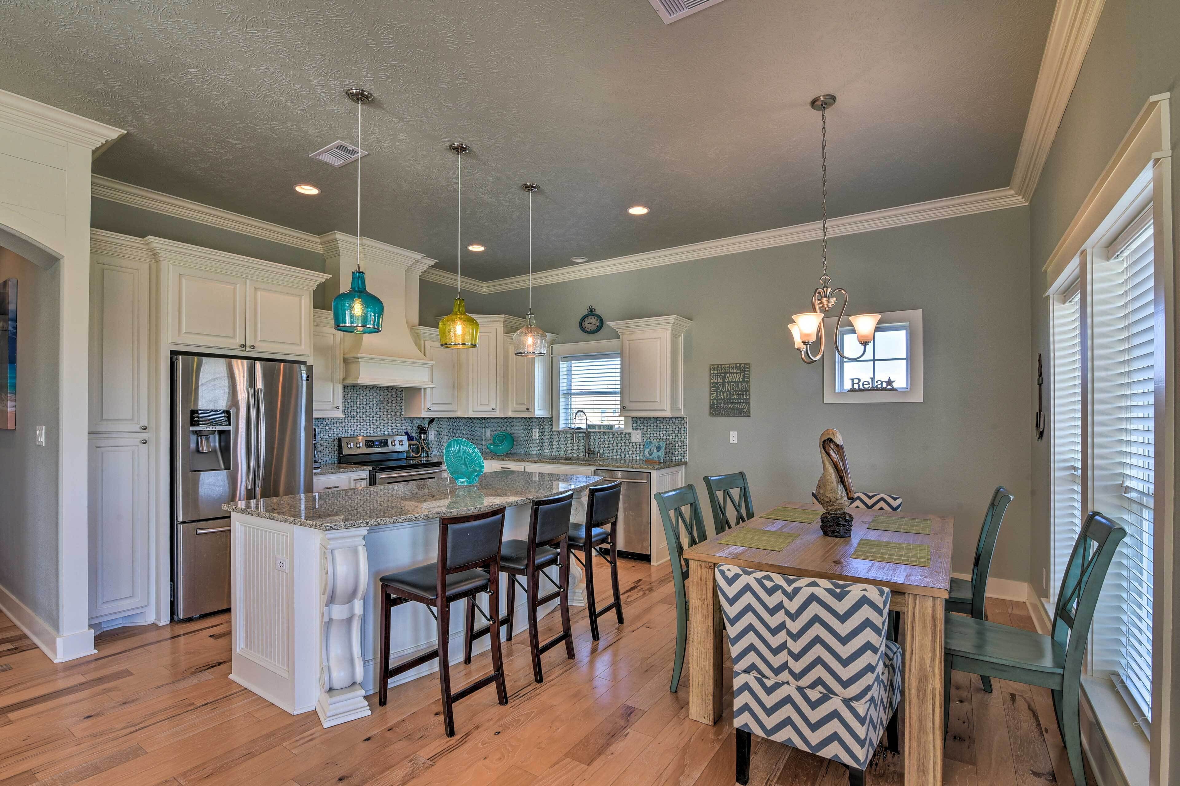 Updated Bolivar Peninsula Retreat: Deck &amp; Fire Pit