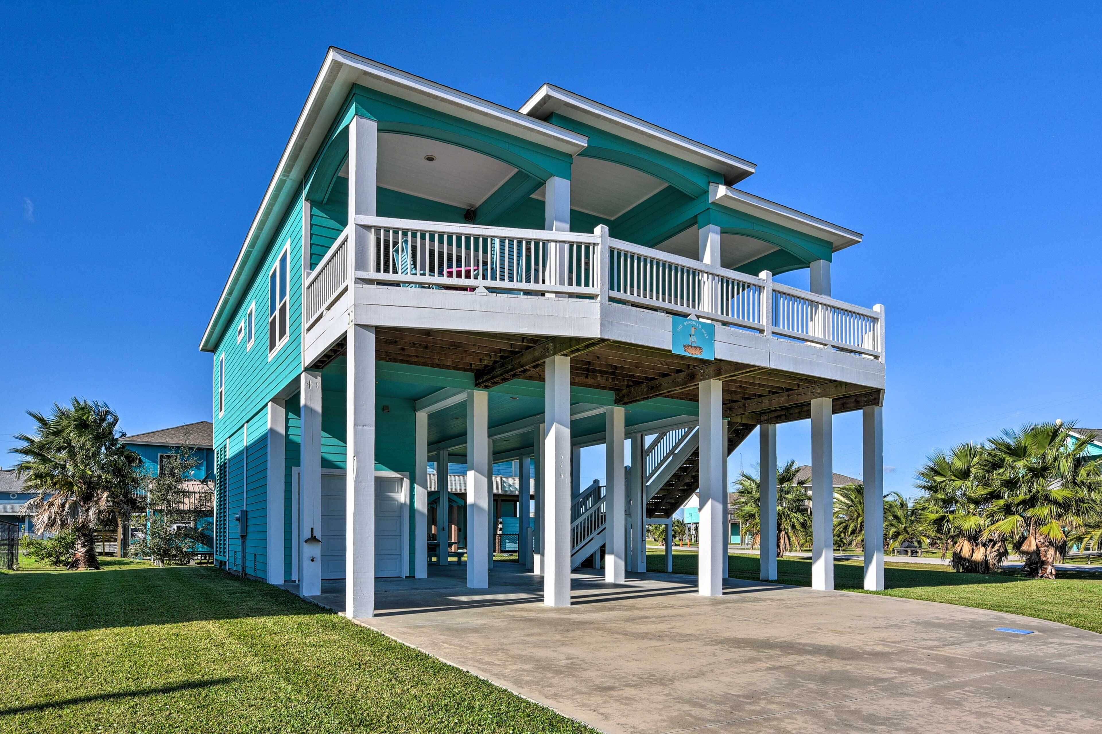 Updated Bolivar Peninsula Retreat: Deck &amp; Fire Pit
