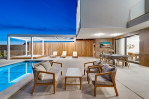 Outdoor pool, a heated pool