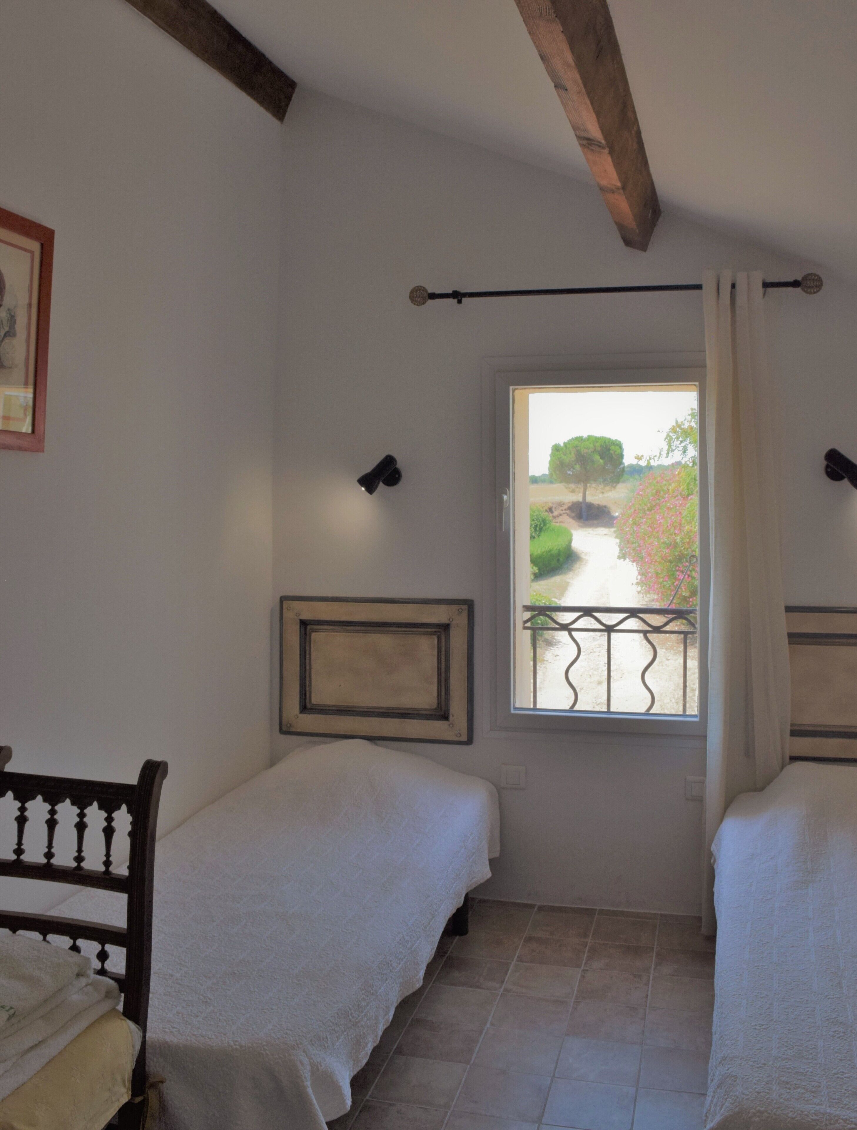 17 chambres, fer et planche à repasser, lit parapluie, Wi-Fi gratuit