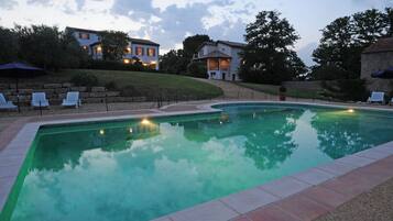 Piscine extérieure