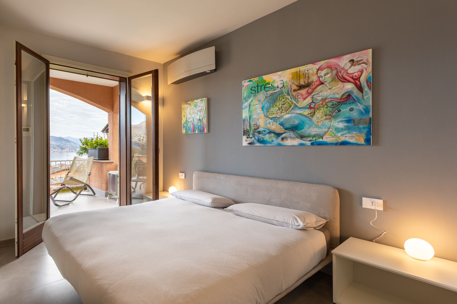 1 camera, cassaforte in camera, una scrivania, Wi-Fi