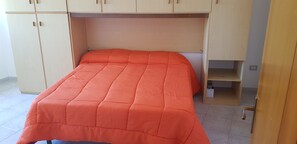 2 bedrooms, bed sheets