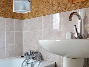 Bathroom - Individual chalet at slopes' foot with WiFi (Les Angles)