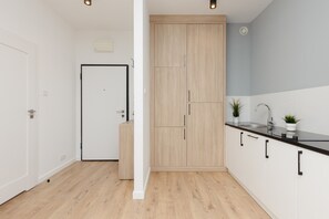 Apartment, 1 Bedroom, Kitchen | Private kitchen | Microwave, oven, dishwasher, electric kettle - Apartment Warsaw Sławińska by Renters (Warsaw)