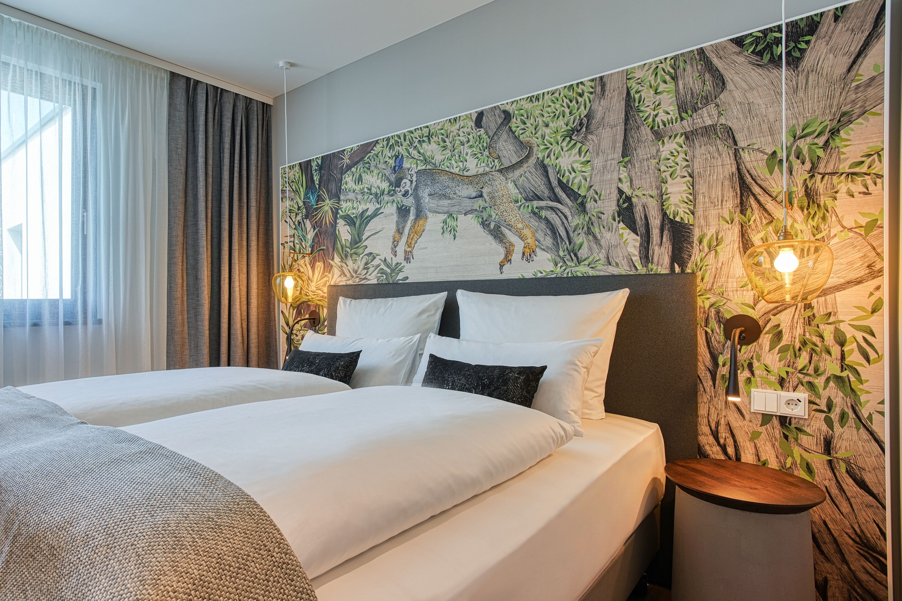 in-room safe, desk, laptop workspace, soundproofing