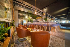 Bar (on property) - Vienna House Easy by Wyndham Augsburg (Augsburg)