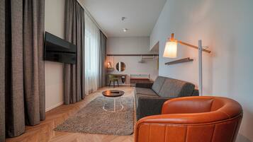 Comfort-Zimmer, 1 Doppelbett | Zimmersafe, Schreibtisch, laptopgeeigneter Arbeitsplatz