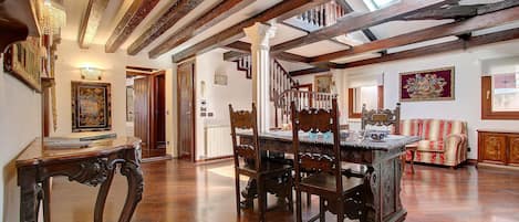 Apartment, 3 Schlafzimmer, Terrasse | Wohnbereich