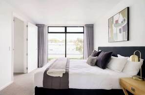 4 bedrooms, desk, iron/ironing board, WiFi