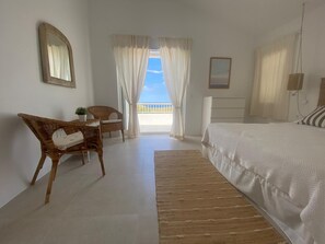 3 slaapkamers, een kluis op de kamer, een strijkplank/strijkijzer