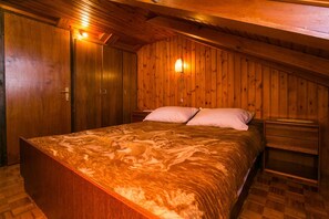 公寓 (One Bedroom Apartment) | 1 間臥室、熨斗/熨衣板、免費無線上網、床單