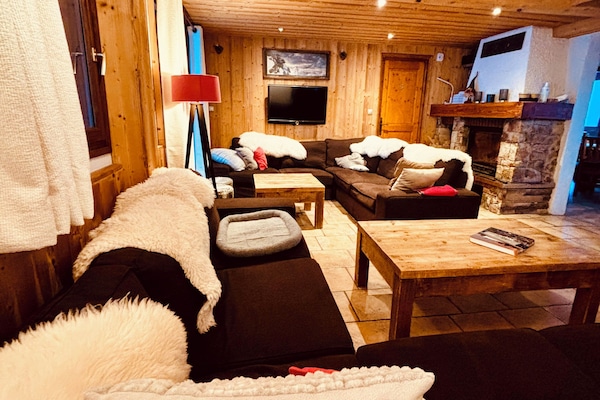 Smart-TV, Kamin, Bücher