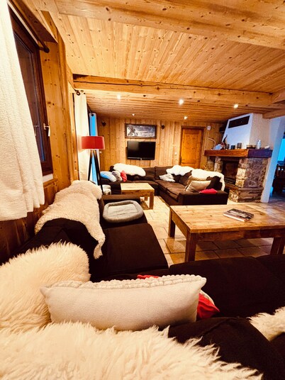 Chalet  20p. Ski-in ski-out! 20p - Sauna - great view Mont Blanc