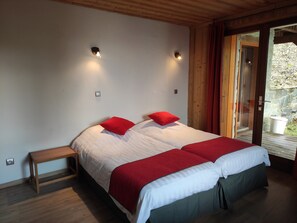 9 bedrooms, iron/ironing board, free WiFi, bed sheets - Chalet  20p. Ski-in ski-out! 20p - Sauna - great view Mont Blanc (la Plagne Tarentaise)