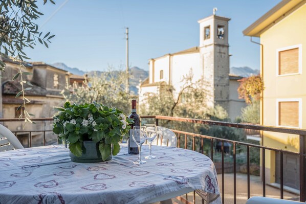 تناول الطعام بالخارج