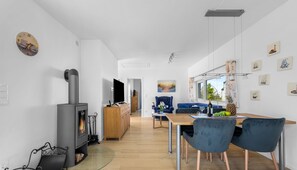 Interior - Merle - water view, shower bath, sauna, fireplace, terrace, detached house (Olpenitz)