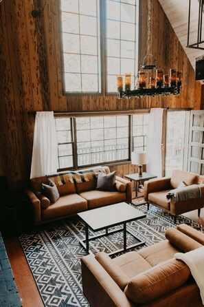 TV, fireplace, offices