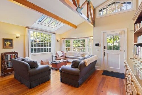 Luxury 4BR Retreat | Palo Alto Nr Stanford & Tech