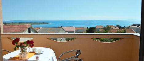 Departamento panorámico, 2 habitaciones, balcón, vista al mar | Vista del balcón