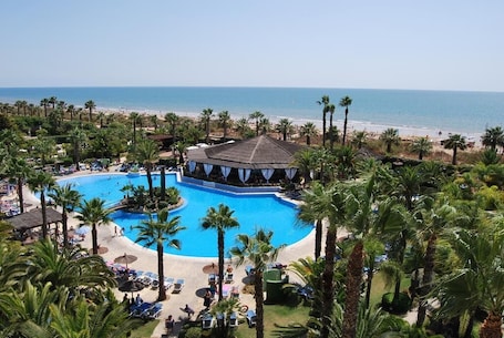 Piscina. Estival Islantilla