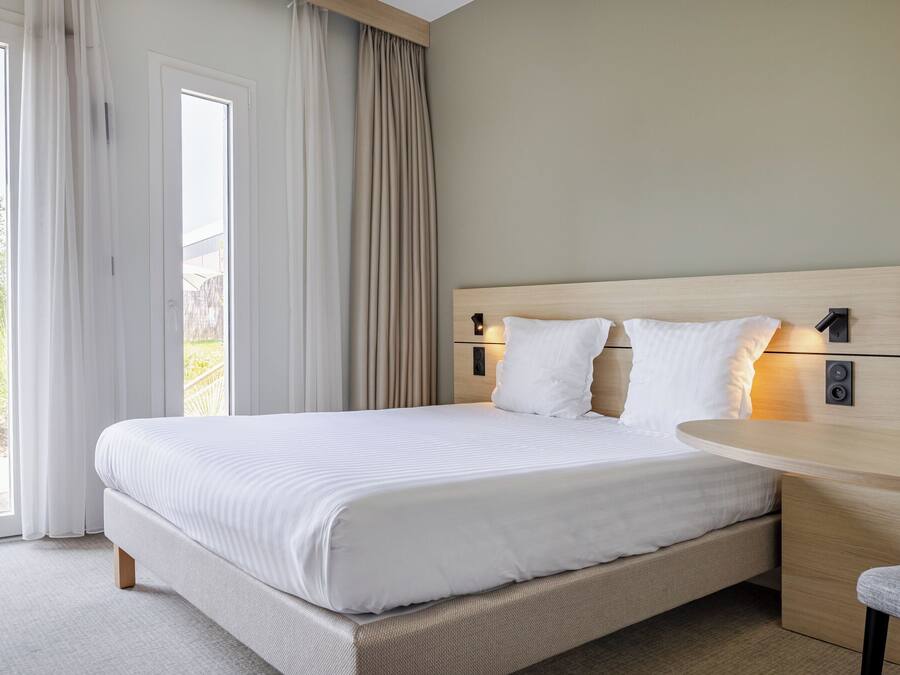 Soundproofing, free cribs/infant beds, free WiFi, bed sheets